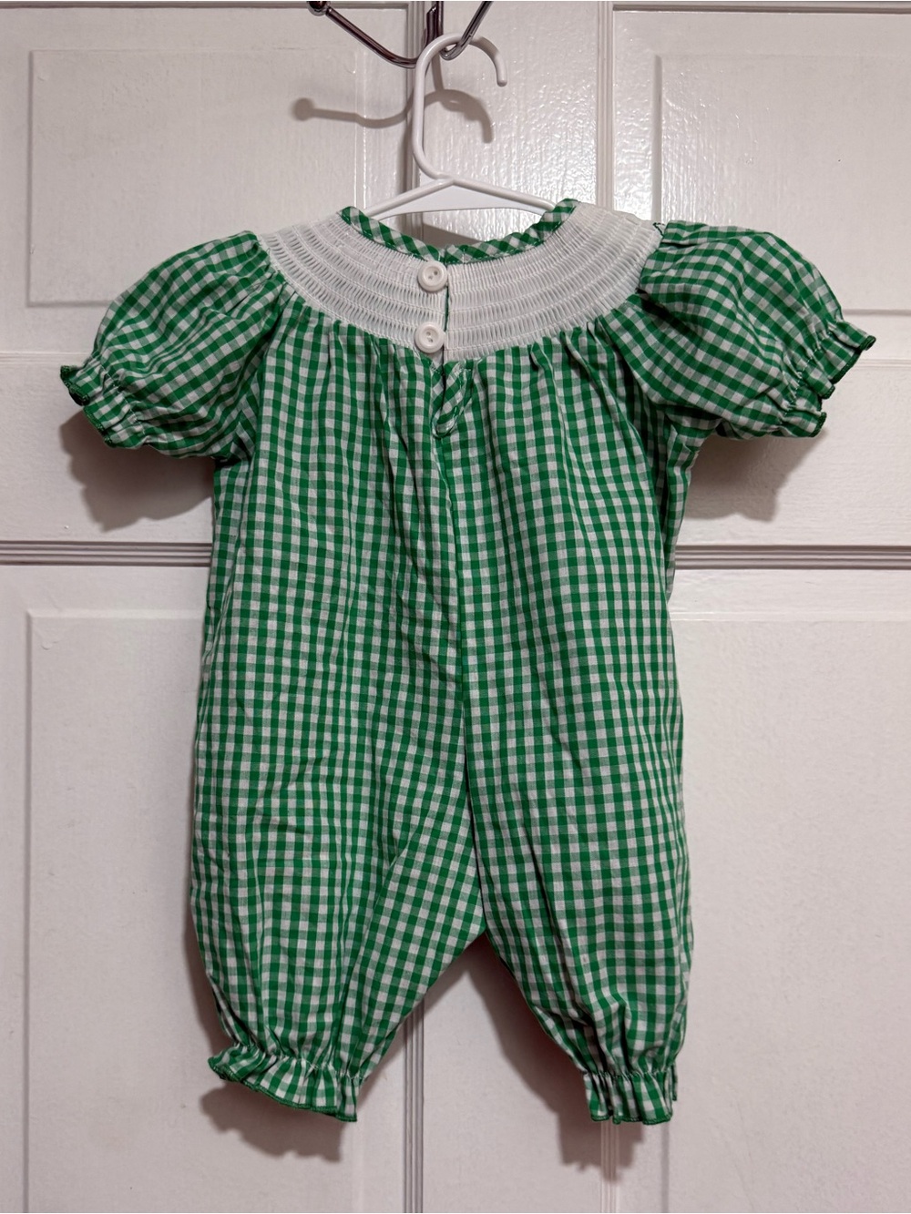Girls St. Patrick’s Day Romper Jumpsuit Smocked Size 0-6 Months Green Gingham - Picture 2 of 3